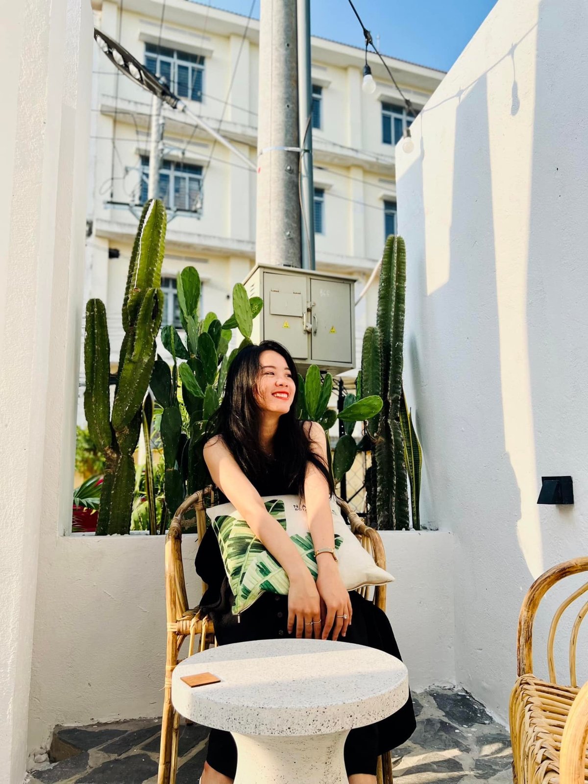 Góc check-in quán trà sữa đẹp với xương rồng - dự án NABI tea TPHCM